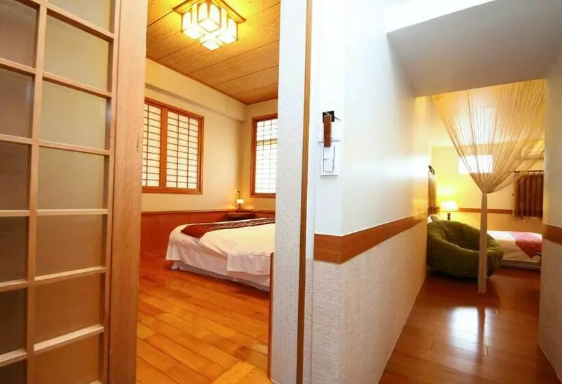 اتاق استاندارد چهار تخته, Country Grange B&b