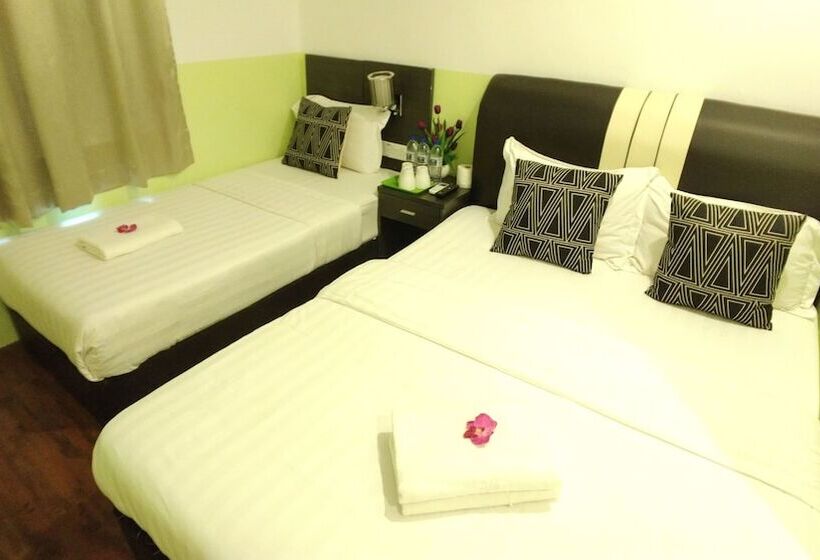 חדר משפחתי, Apple 1 Hotel Queensbay