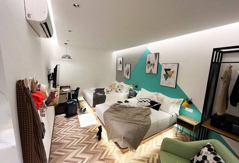 חדר משפחתי דלוקס, Apple 1 Hotel Queensbay