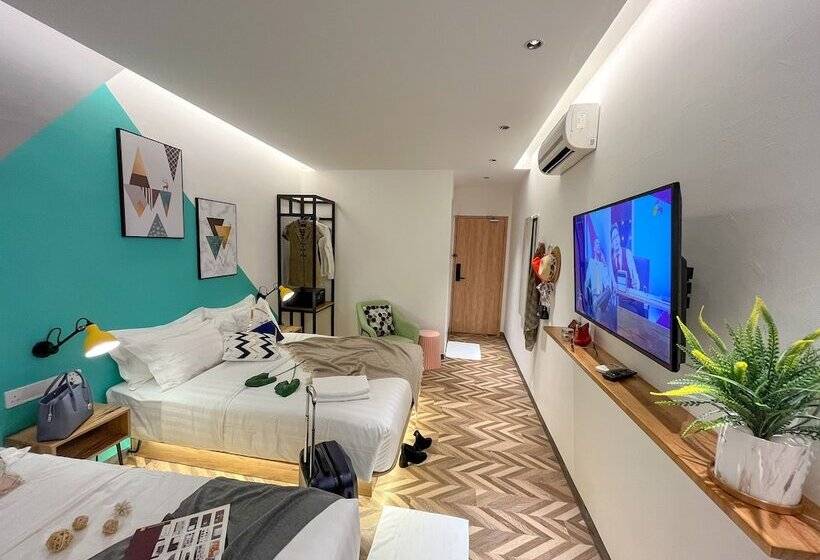 חדר משפחתי דלוקס, Apple 1 Hotel Queensbay