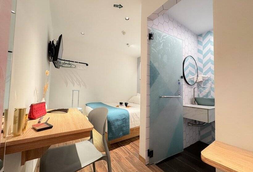 اتاق استاندارد با تخت دو نفره بزرگ, Apple 1 Hotel Queensbay