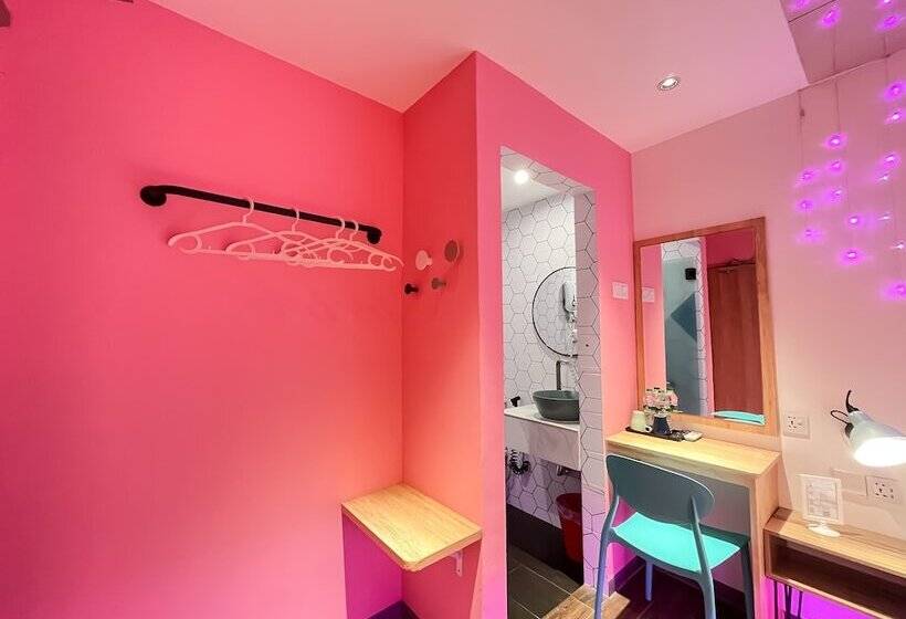 חדר רומנטי, Apple 1 Hotel Queensbay