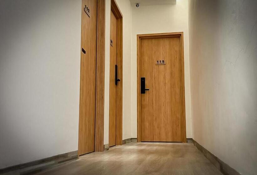 חדר משפחתי דלוקס, Apple 1 Hotel Queensbay