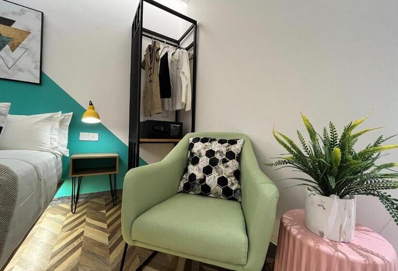 חדר משפחתי דלוקס, Apple 1 Hotel Queensbay