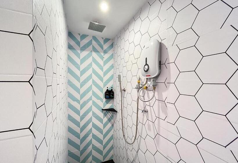 חדר רומנטי, Apple 1 Hotel Queensbay