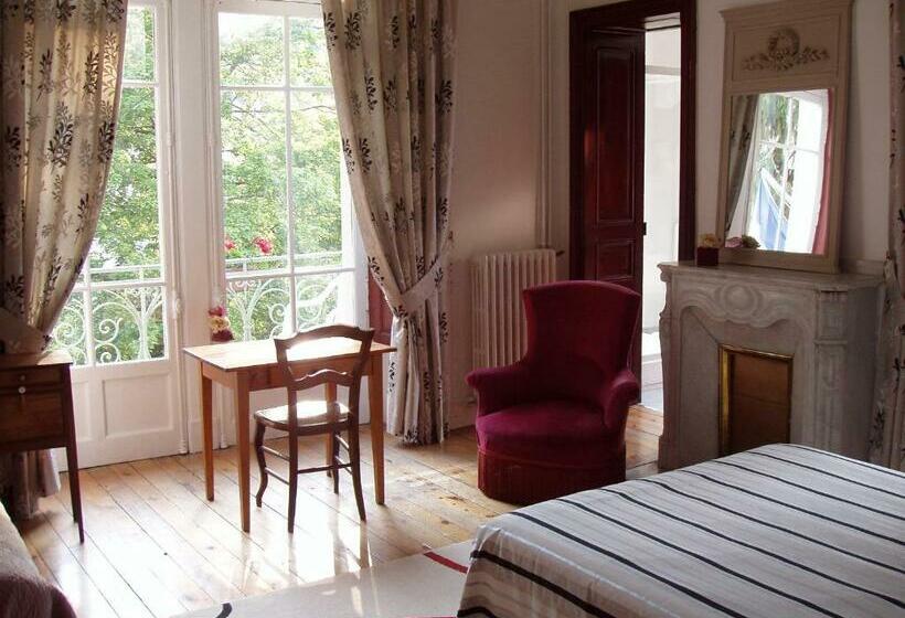 חדר סופריור עם מרפסת, Castel De La Pique