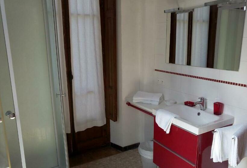 חדר סטנדרט, Castel De La Pique