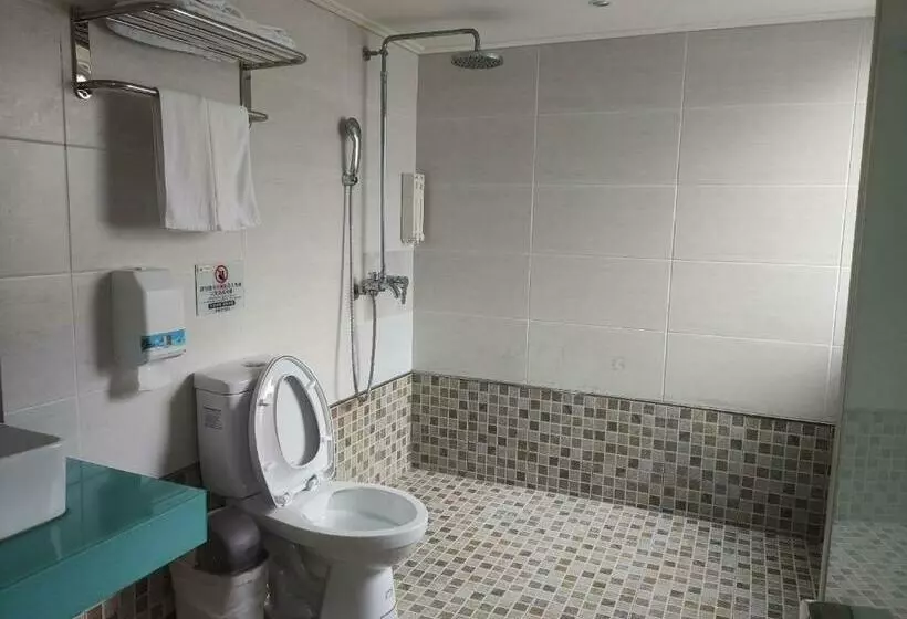 اتاق لوکس خانوادگی, Hengchang Business