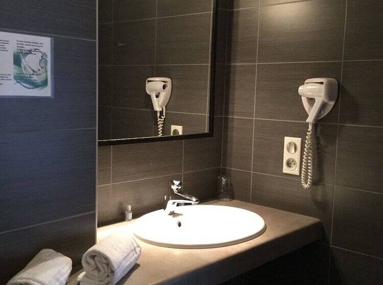 4인용 스탠다드 룸, Hôtel Bar Le Globe