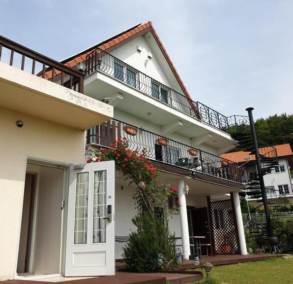 Студия Стандарт, Namhae Neuhaus
