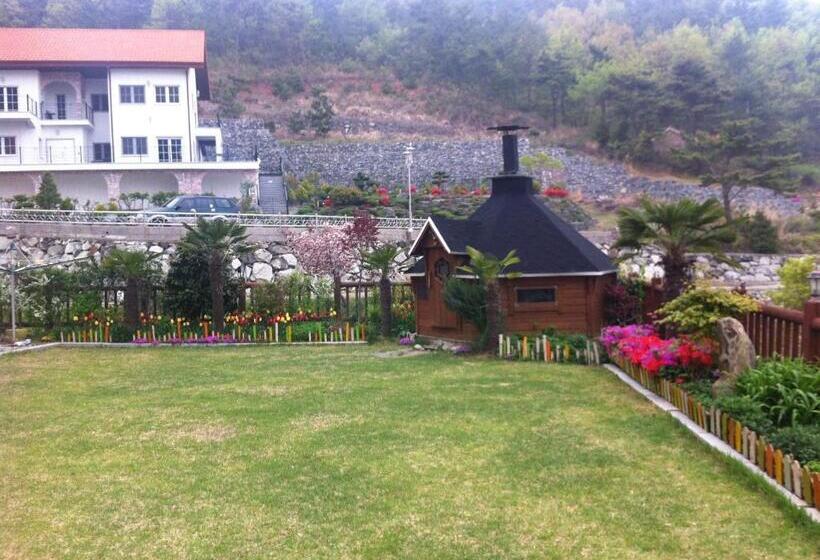 Студия Стандарт, Namhae Neuhaus