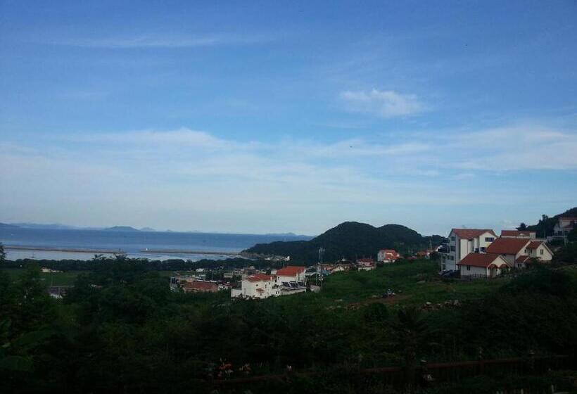 إستوديو قياسى مطل على البحر, Namhae Neuhaus