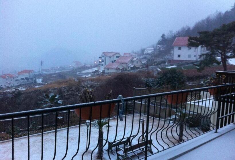 إستوديو قياسى مطل على البحر, Namhae Neuhaus