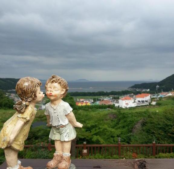 Студия Стандарт Вид на Море, Namhae Neuhaus