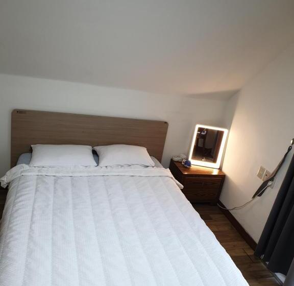 إستوديو قياسى مطل على البحر, Namhae Neuhaus