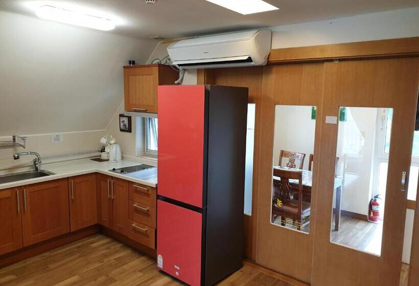 إستوديو قياسى مطل على البحر, Namhae Neuhaus