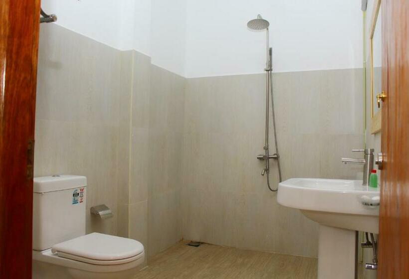 Superior Room King Size Bed, Aaradhya Mirissa