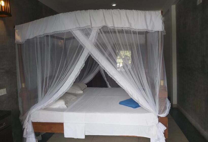 Deluxe Room, Aaradhya Mirissa