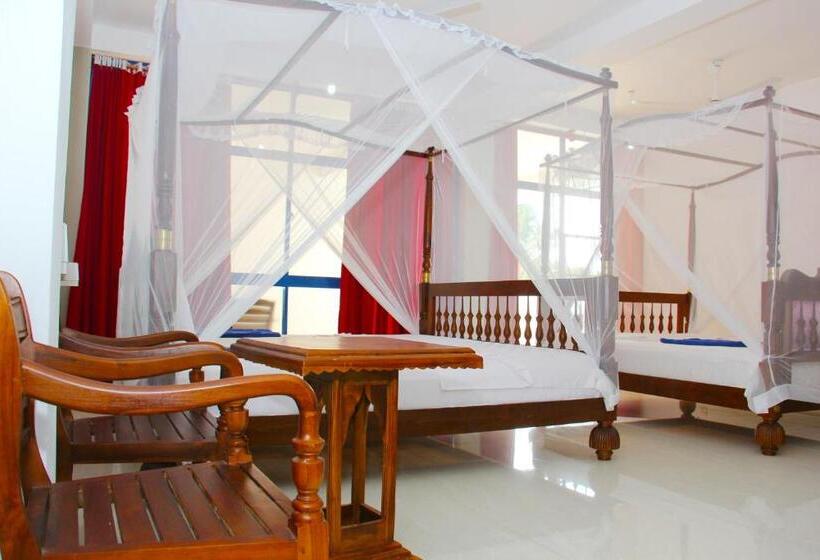 Chambre Triple Standard Vue Piscine, Paradise Beach Resort & Diving School