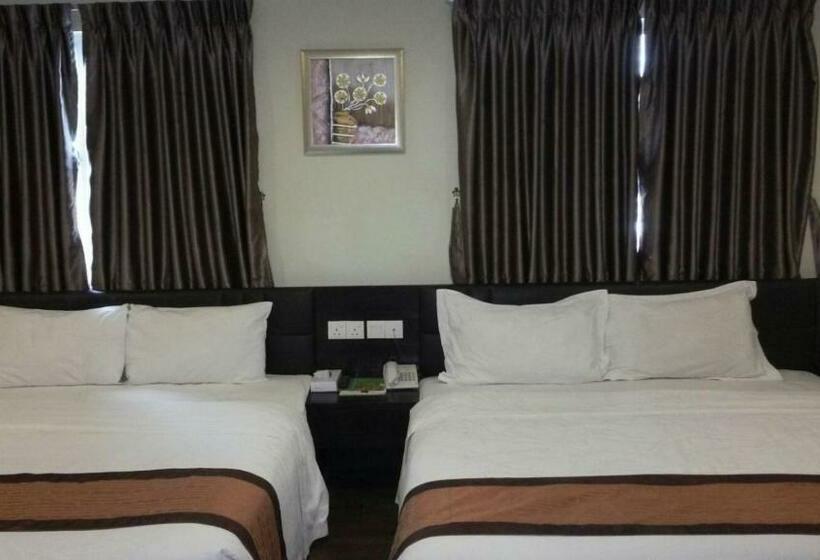 Quarto Familiar Deluxe, The Corum View