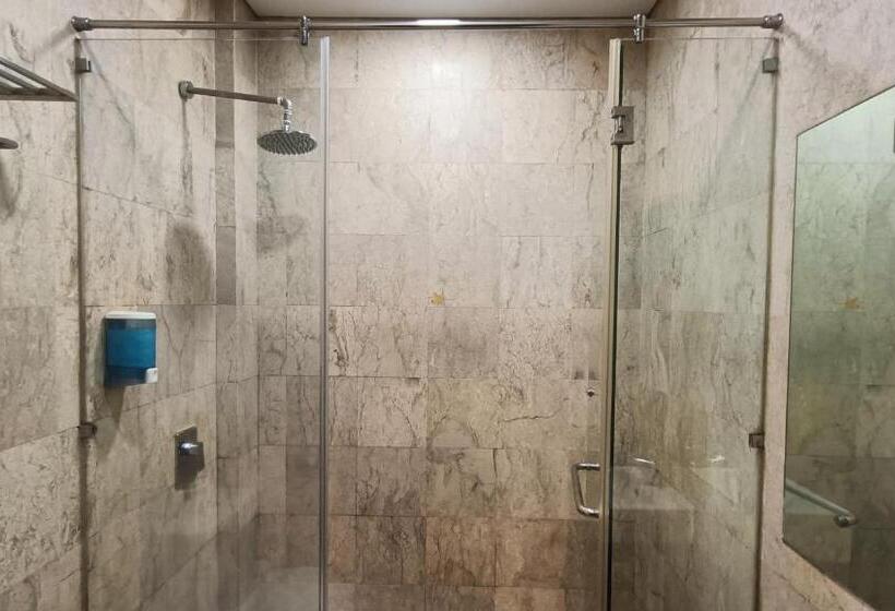 Quarto Estandar, The Corum View