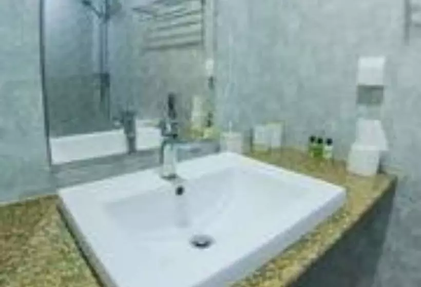 اتاق خانوادگی, White Sand Lodge