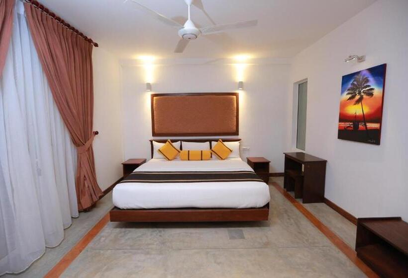 Апартаменты 2 Спальни, Refresh Hotel Hikkaduwa