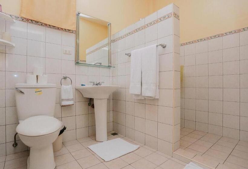 اتاق لوکس خانوادگی, Turtle Bay Dive Resort