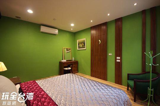 اتاق لوکس, Good Time B&b