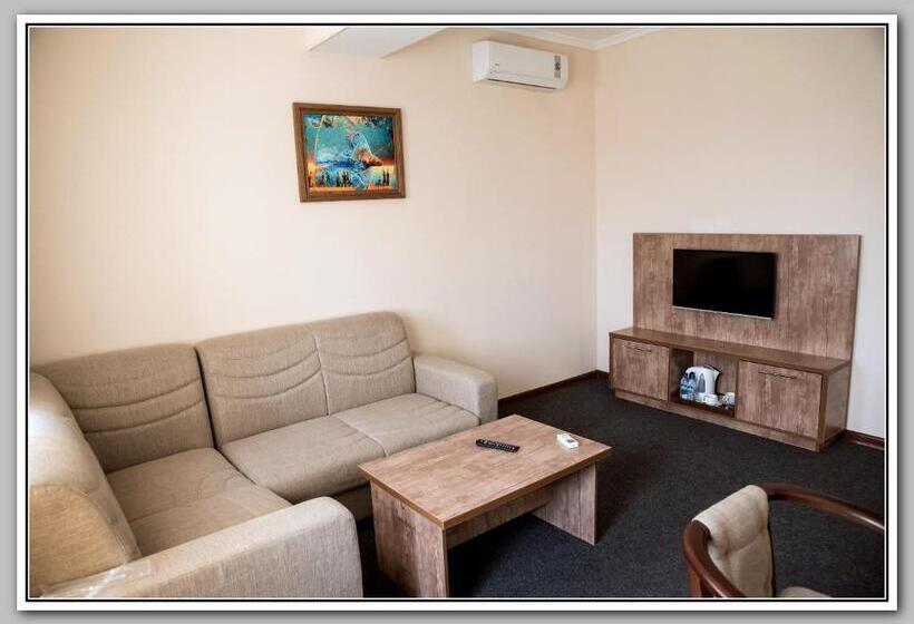 Habitación Familiar, Bek Samarkand