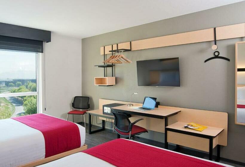 带2个双人床的标准工作室, City Express By Marriott Santiago Aeropuerto