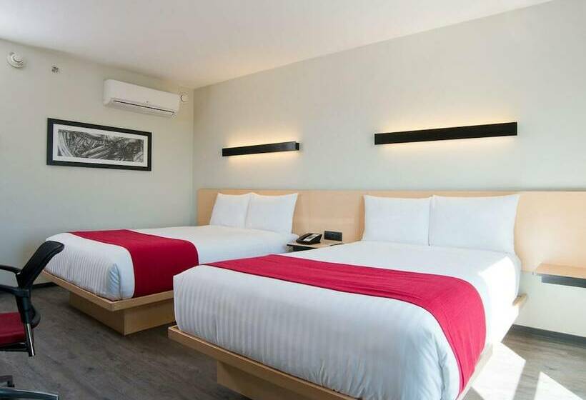 带2个双人床的标准工作室, City Express By Marriott Santiago Aeropuerto