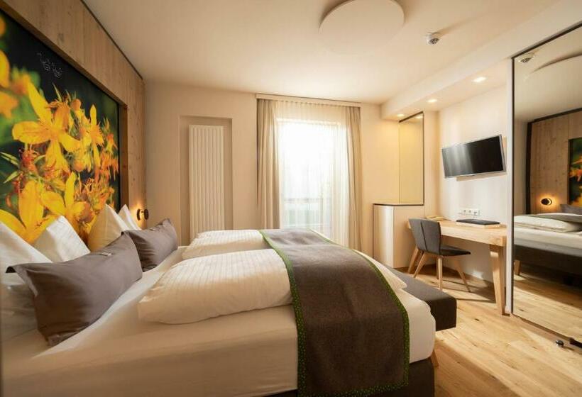 חדר בסיסי, Der Wilde Eder