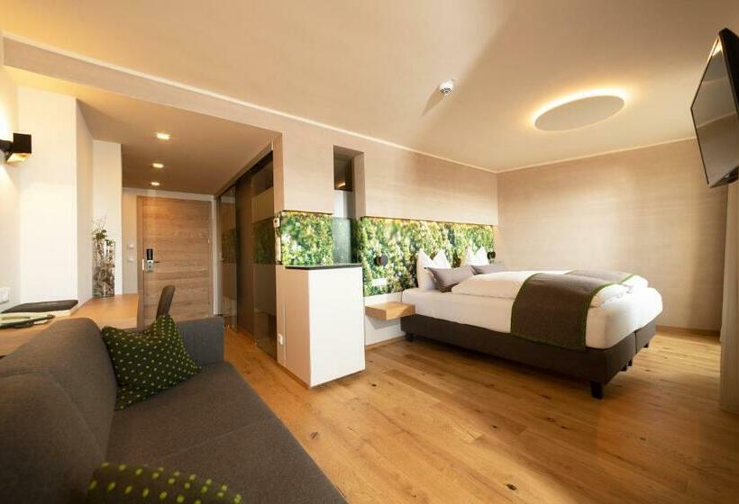 غرفة كومفورت, Der Wilde Eder