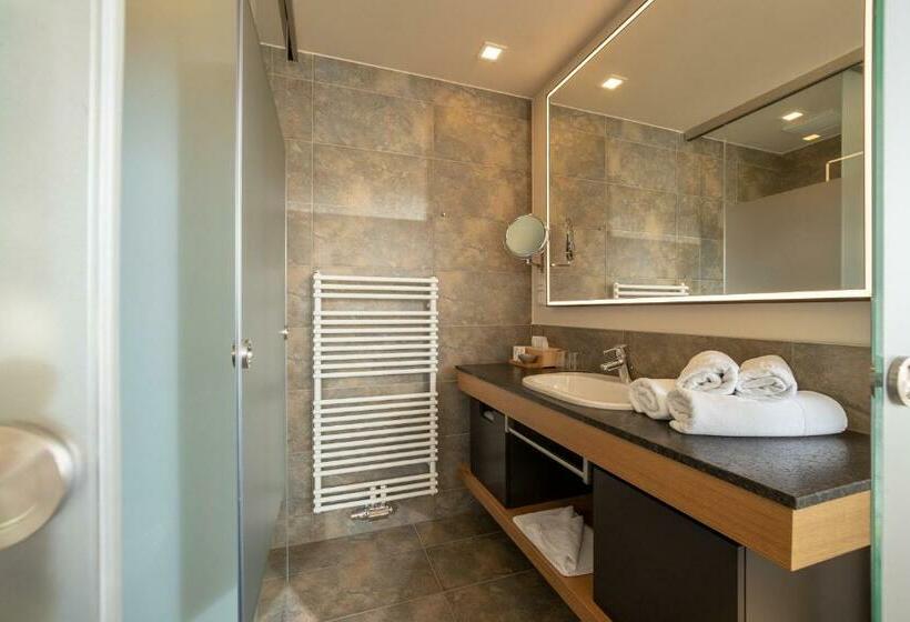 חדר בסיסי, Der Wilde Eder