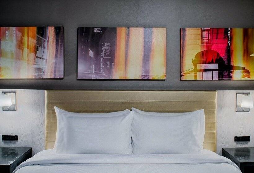 适合残疾人士使用的带双人床的标准间, Doubletree By Hilton  New York Times Square West