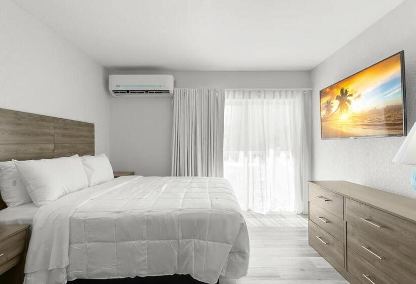 إستوديو قياسى ذو إطلالة, Grand Shores West