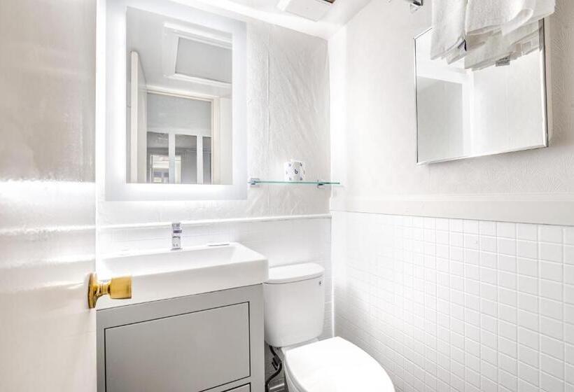 جناح غرفتين نوم, Grand Shores West