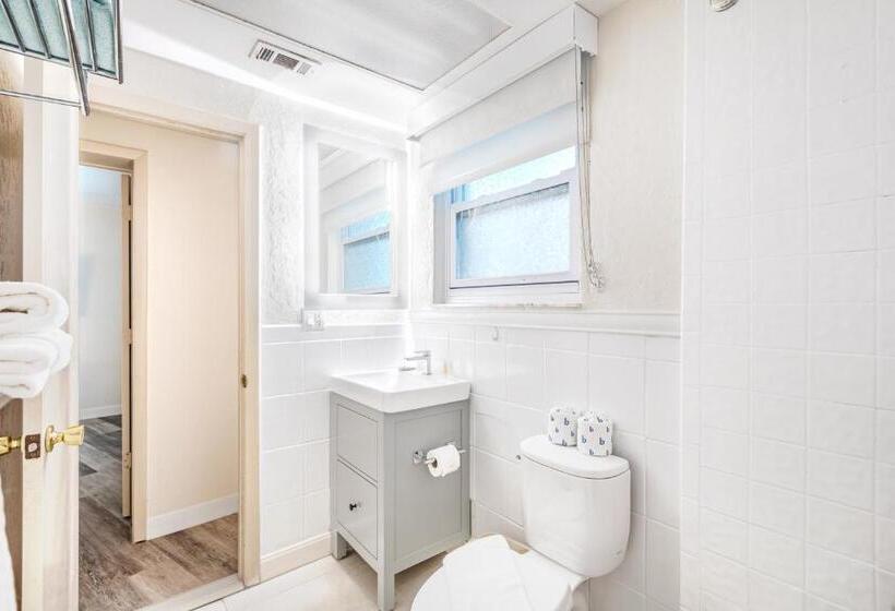 جناح غرفتين نوم, Grand Shores West