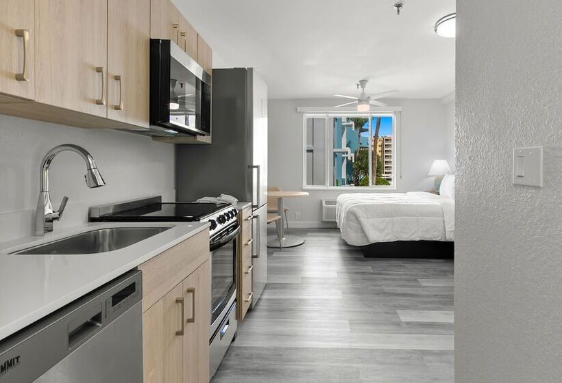 إستوديو قياسى, Grand Shores West