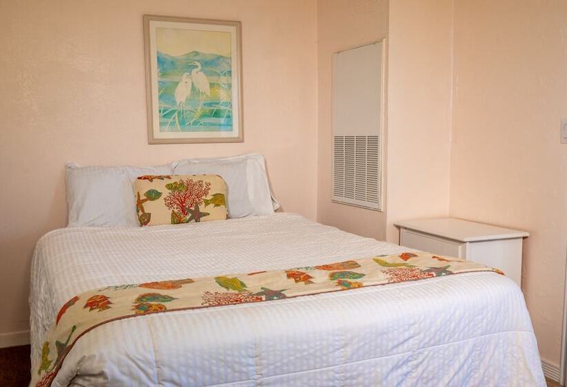 جناح, Grand Shores West