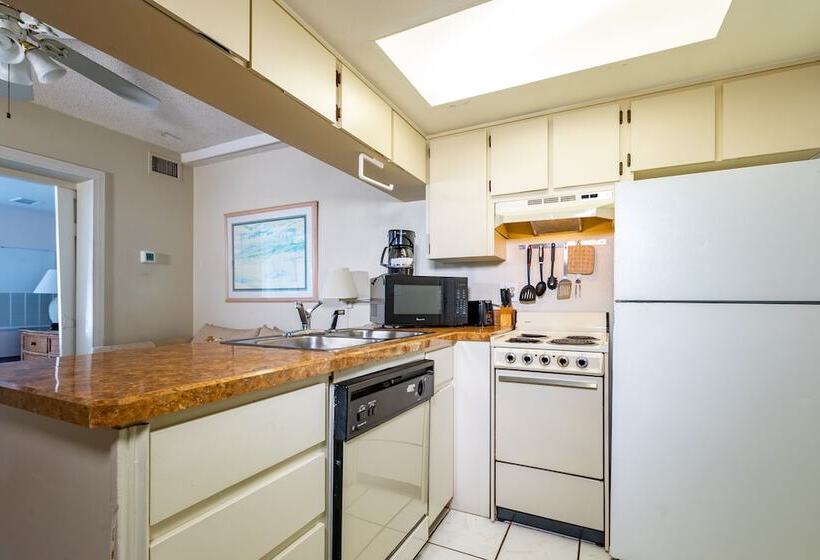 جناح, Grand Shores West