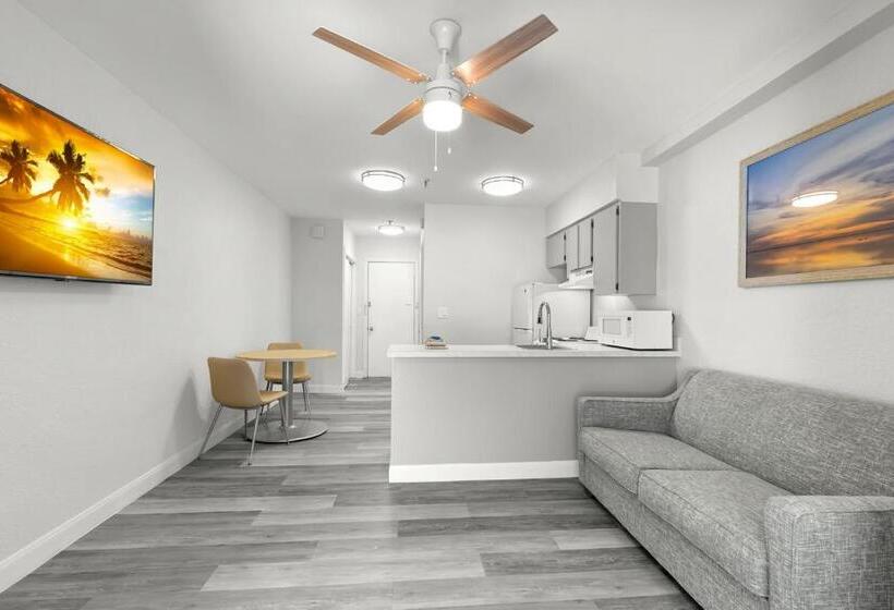 إستوديو قياسى ذو إطلالة, Grand Shores West