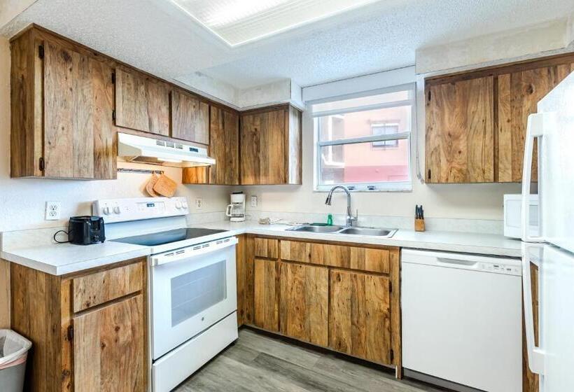 جناح غرفتين نوم, Grand Shores West