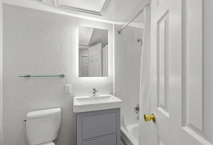 إستوديو قياسى, Grand Shores West