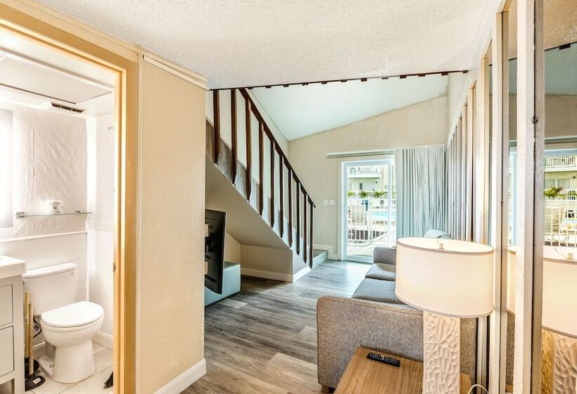 جناح, Grand Shores West