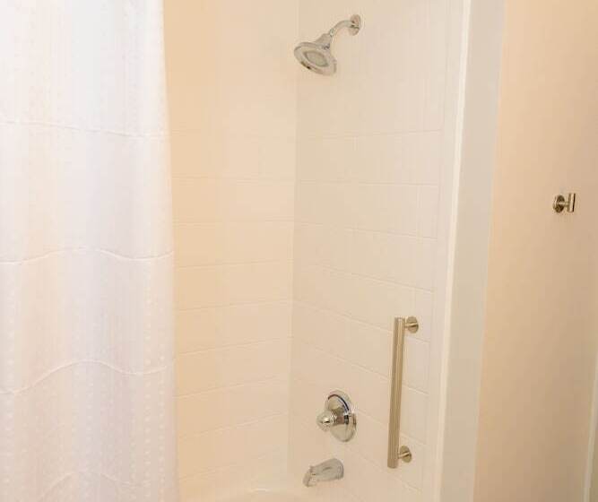 سوئیت برای معلولان, Holiday Inn Express & Suites Mckinney Frisco East, An Ihg