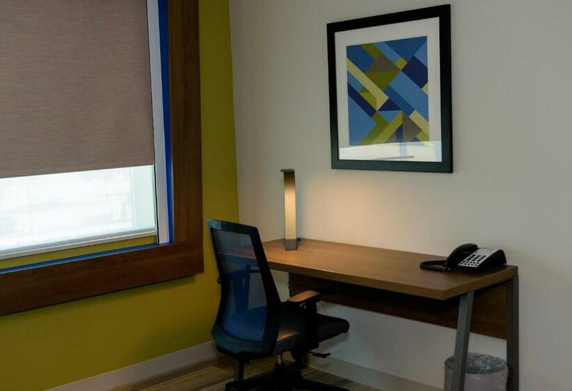 سوییت, Holiday Inn Express & Suites Mckinney Frisco East, An Ihg