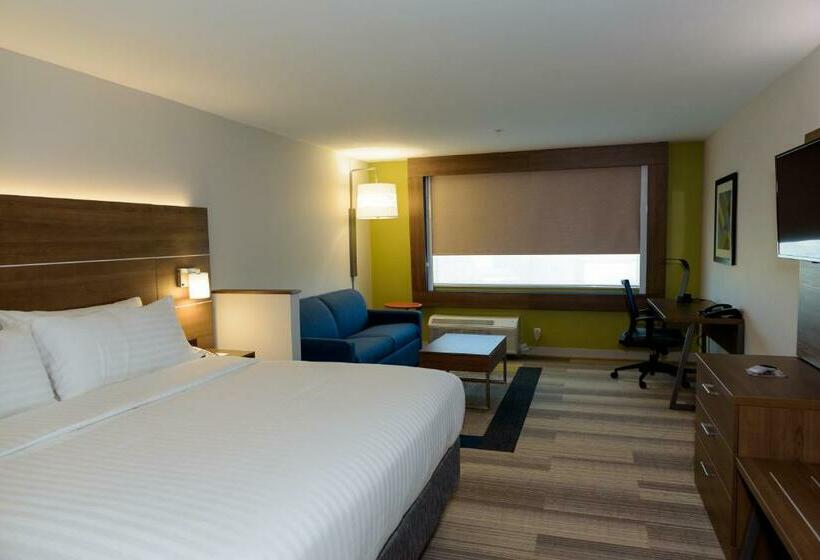 מיטת קינג בסוויטה, Holiday Inn Express & Suites Mckinney   Frisco East, An Ihg