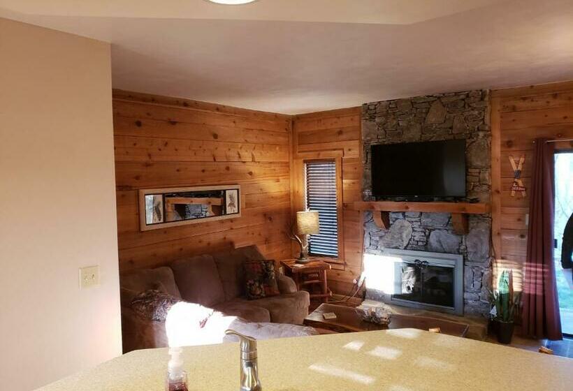 Апартаменты 1 Спальня Нижний Этаж, Adventure In The Woods @ Seven Springs